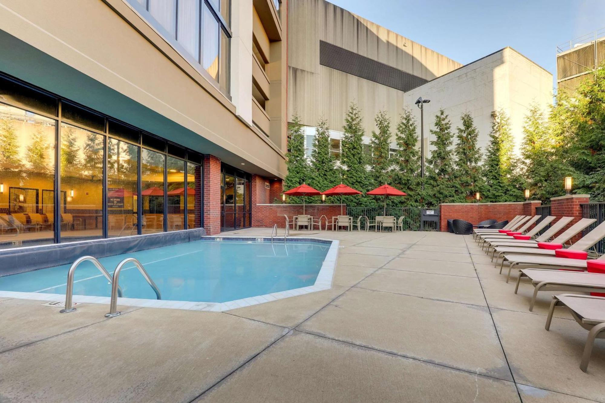 Drury Plaza Downtown 3*