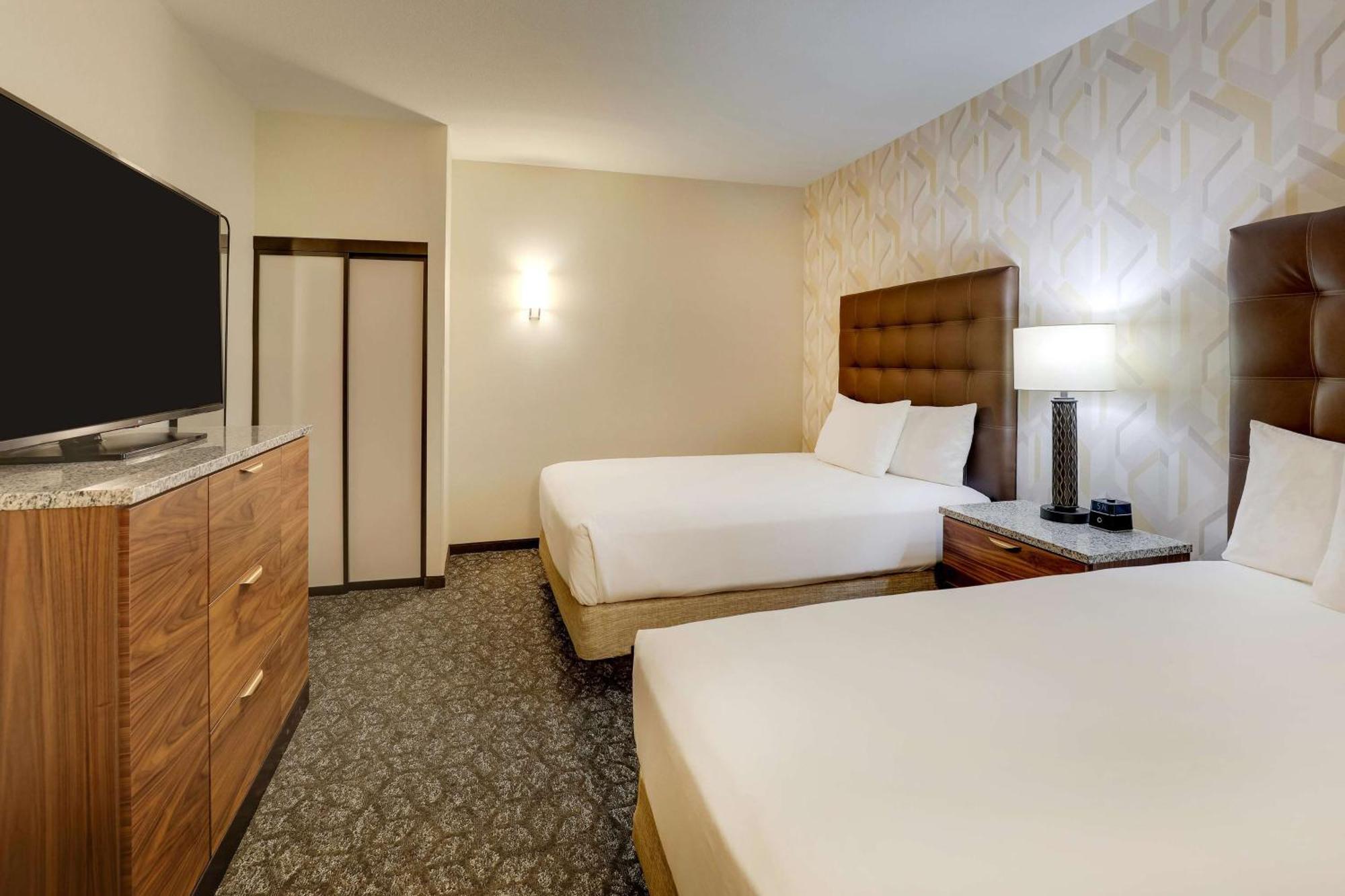 Drury Plaza Downtown Hotel 3*